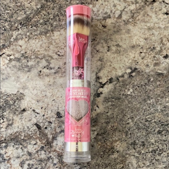 It brush Love Is The Foundation - Picture 1 of 3